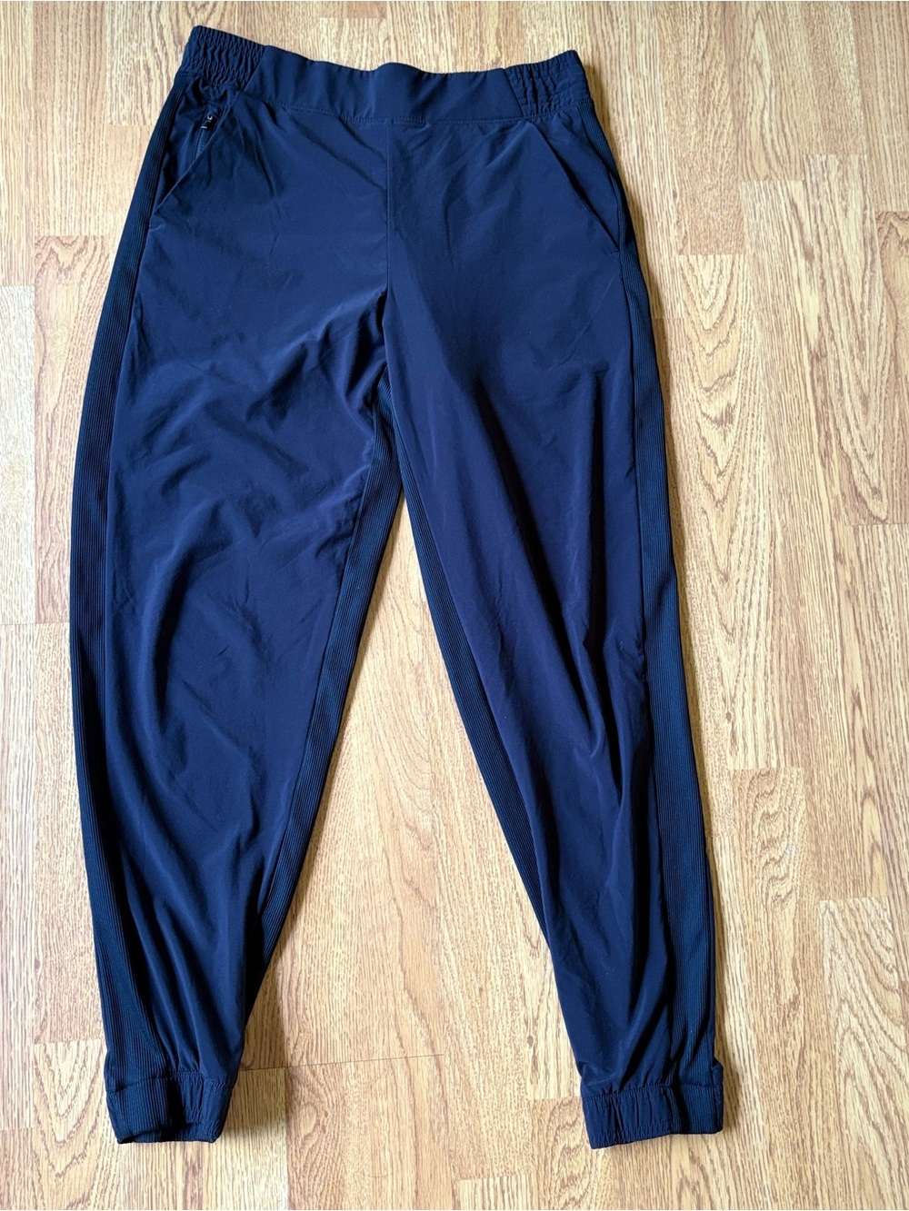 Athleta Black Brooklyn Jogger Pants Lightweight Pull-On Pockets Travel Sz 6